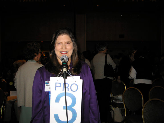 Mary Lynn Bates, State President, speaks for Alabama at LWVUS Convention